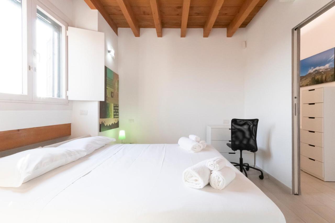Appartement Mansarda Cola à Milan Extérieur photo