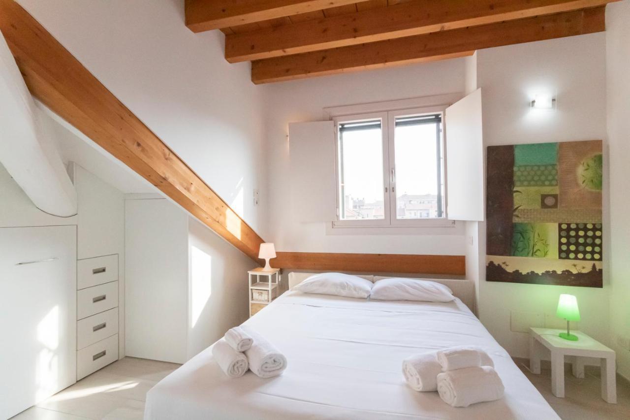 Appartement Mansarda Cola à Milan Extérieur photo
