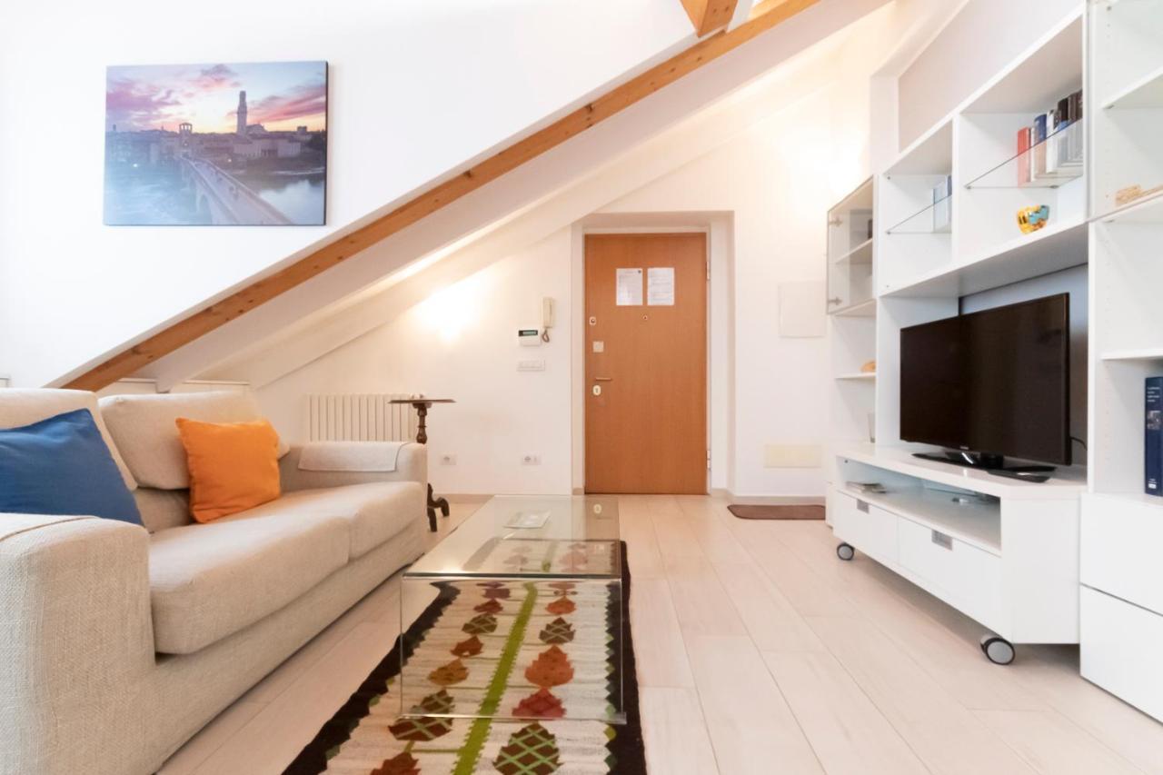 Appartement Mansarda Cola à Milan Extérieur photo